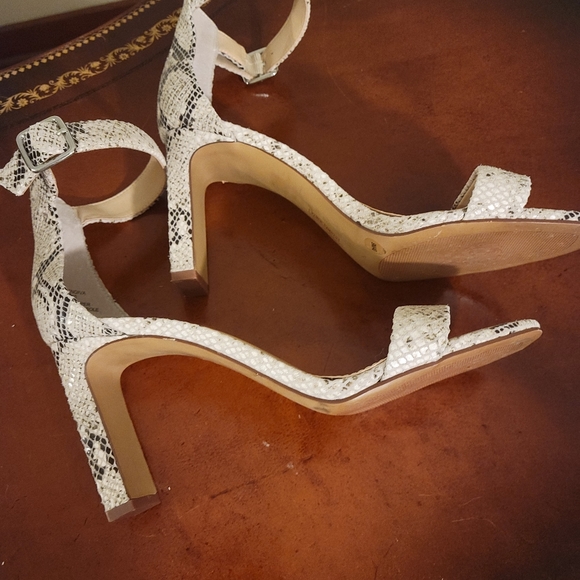 Vince Cumato Genuine Leather Snakeskin Heel Size 9 - Picture 4 of 13